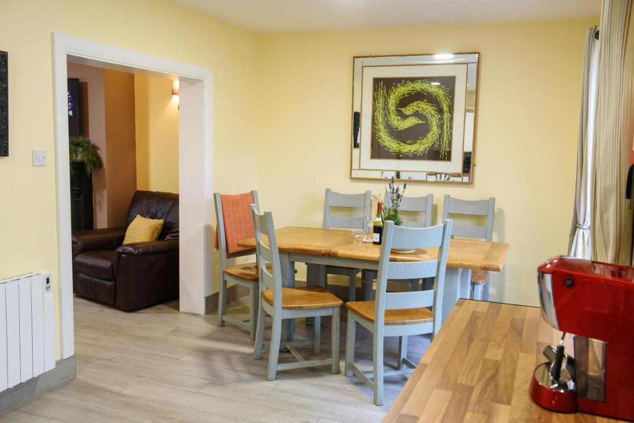 Waterfront Self Catering Houses Carrick on Shannon Buitenkant foto