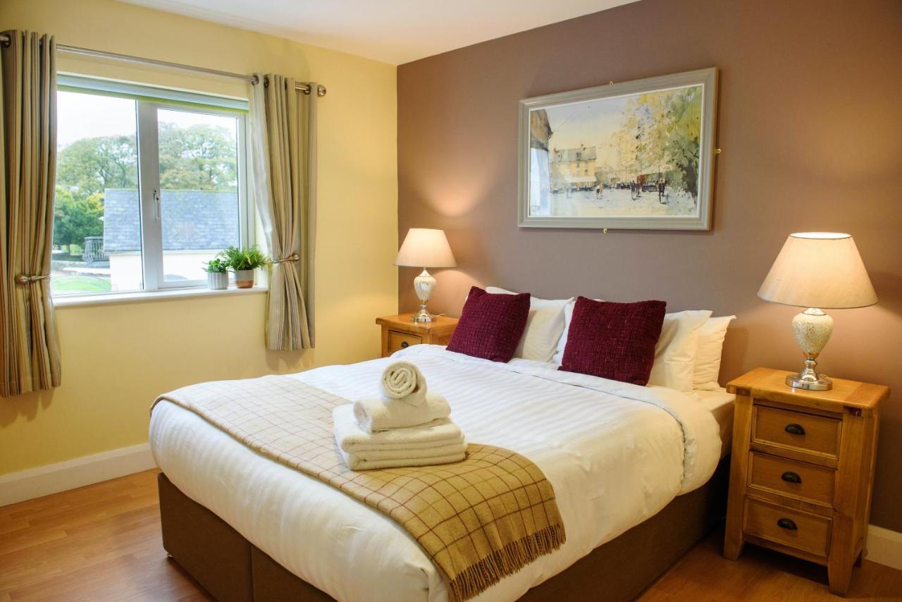 Waterfront Self Catering Houses Carrick on Shannon Buitenkant foto