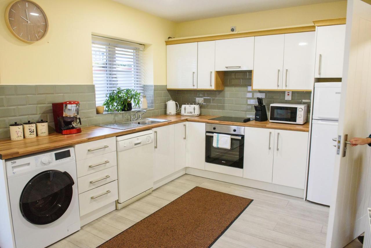 Waterfront Self Catering Houses Carrick on Shannon Buitenkant foto