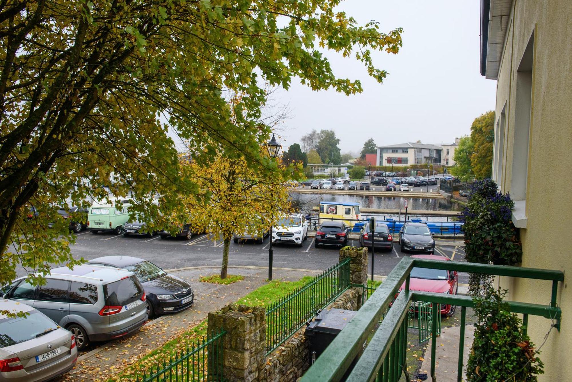 Waterfront Self Catering Houses Carrick on Shannon Buitenkant foto