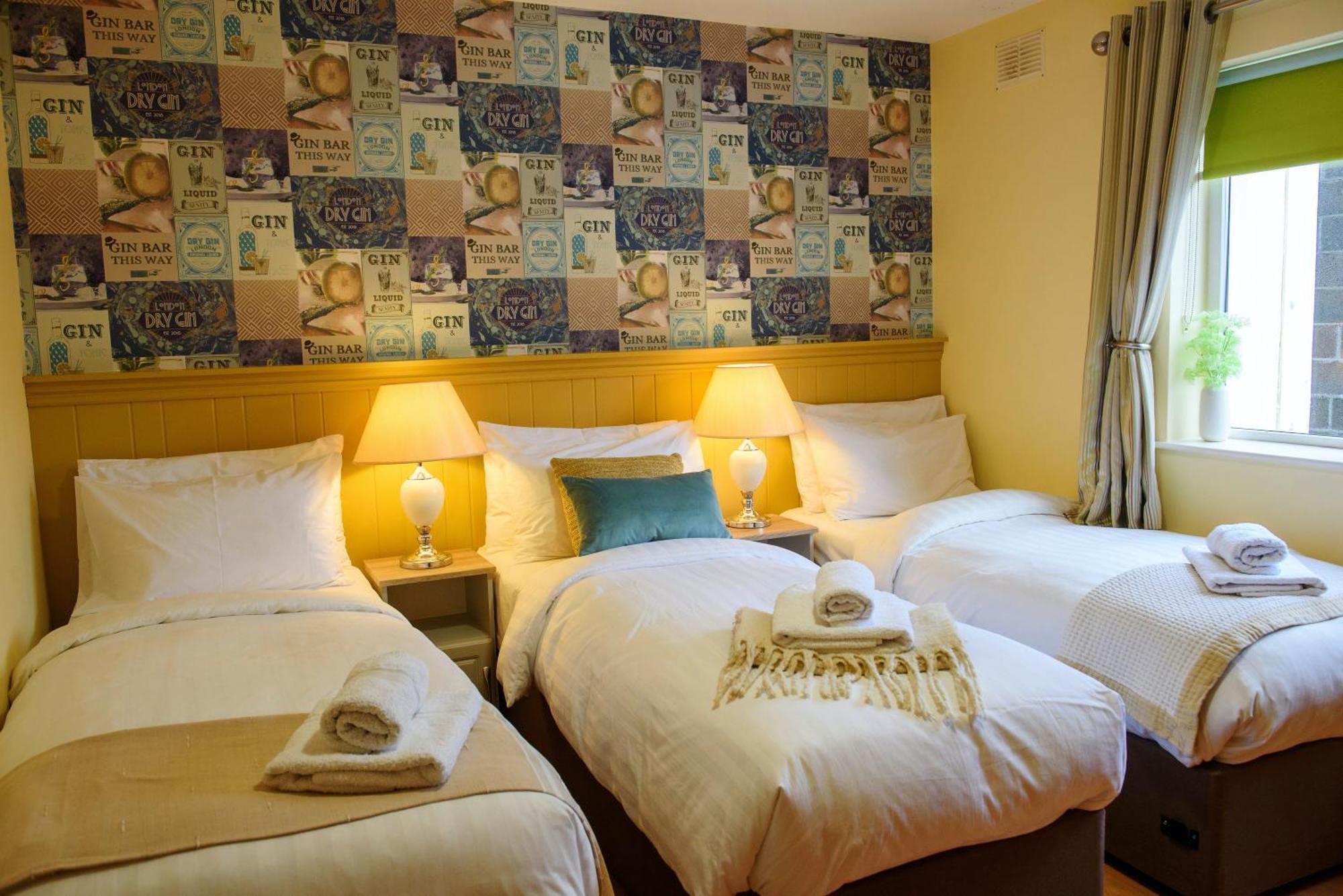 Waterfront Self Catering Houses Carrick on Shannon Buitenkant foto