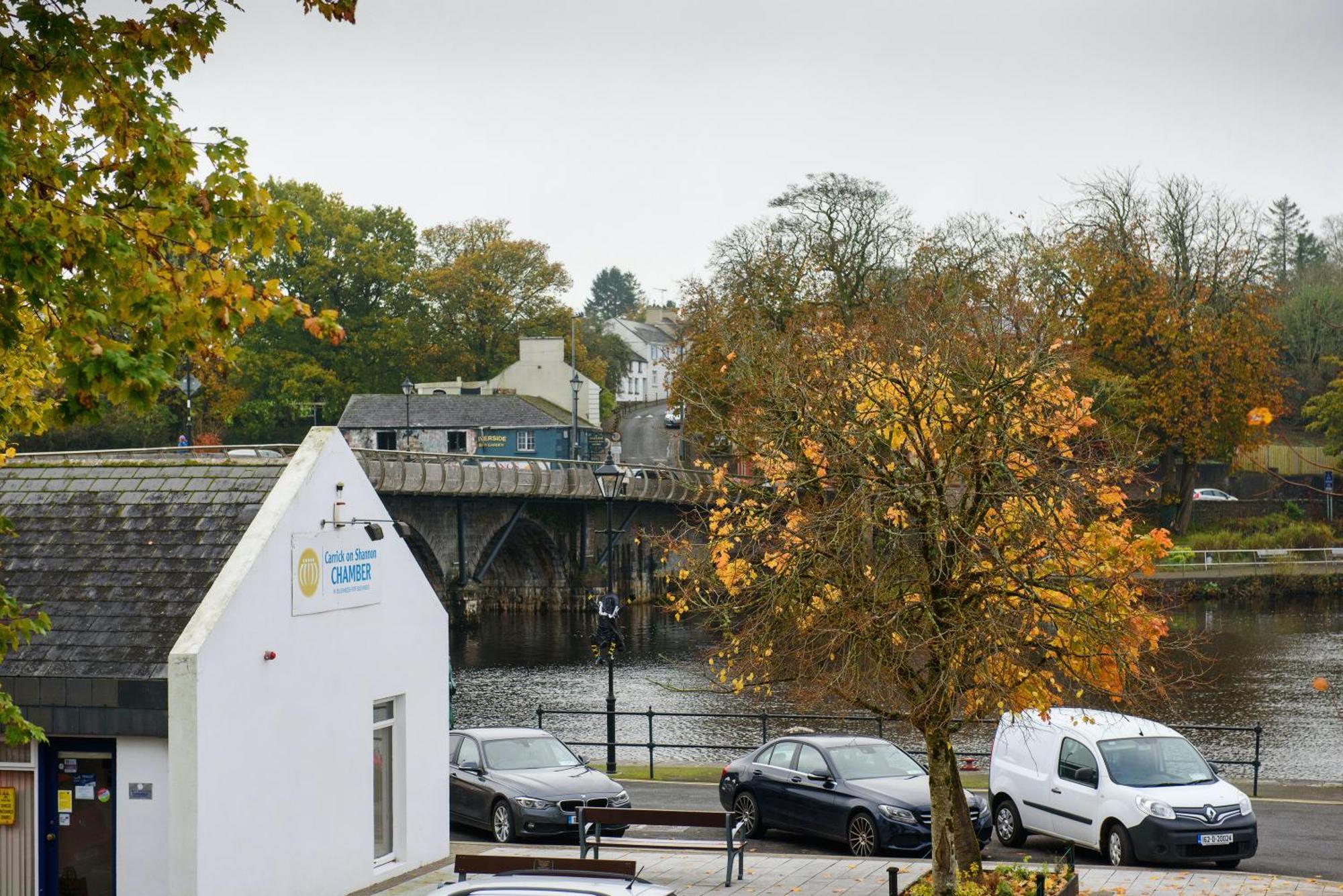 Waterfront Self Catering Houses Carrick on Shannon Buitenkant foto