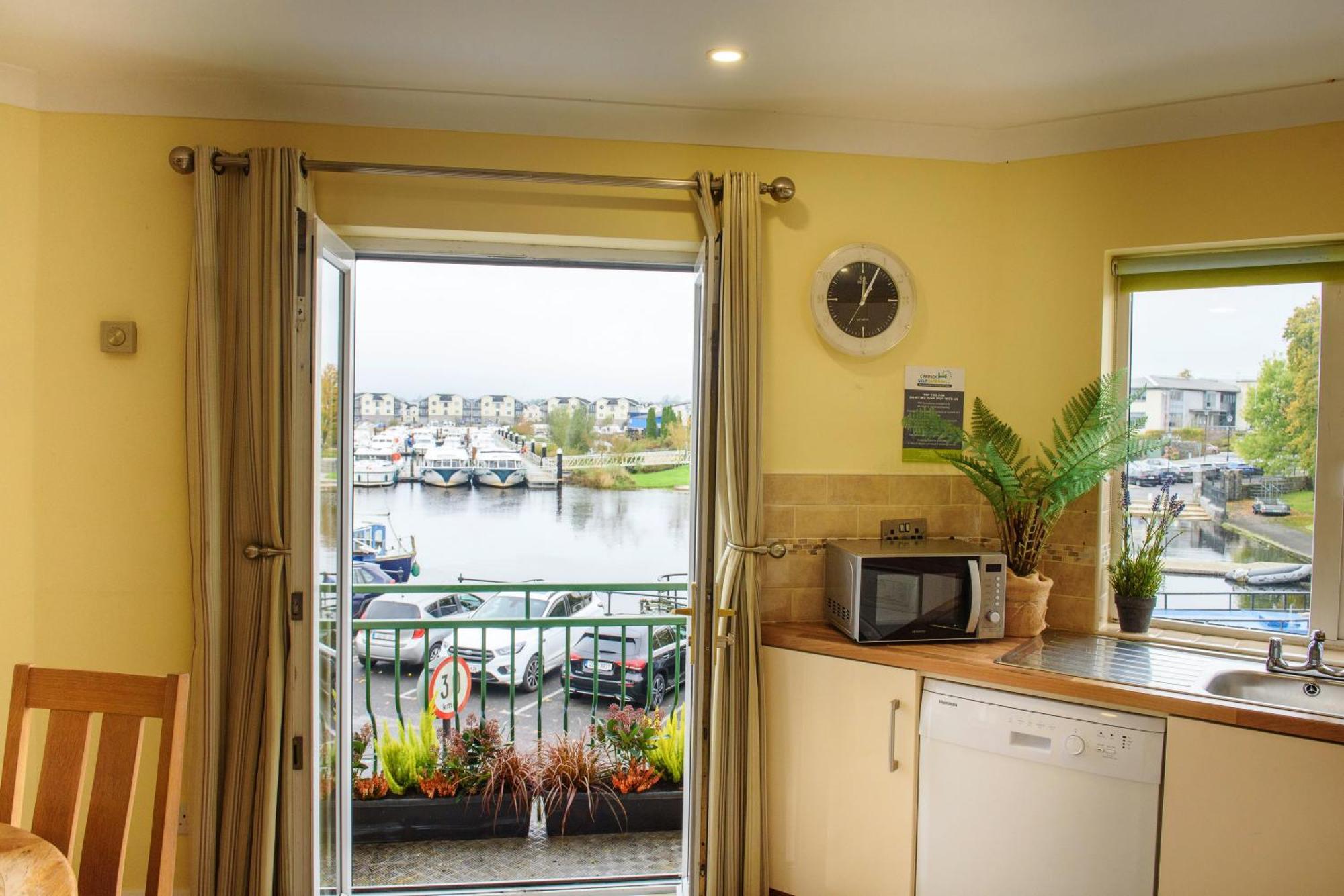 Waterfront Self Catering Houses Carrick on Shannon Buitenkant foto