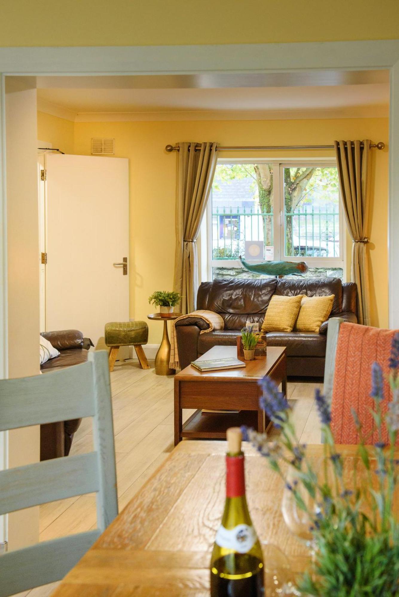 Waterfront Self Catering Houses Carrick on Shannon Buitenkant foto