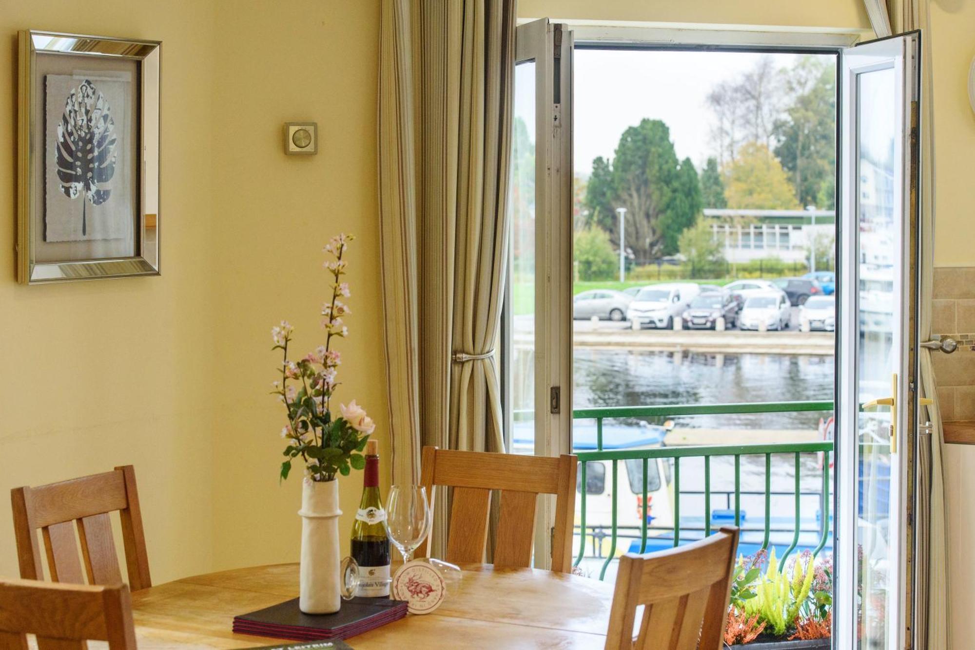 Waterfront Self Catering Houses Carrick on Shannon Buitenkant foto