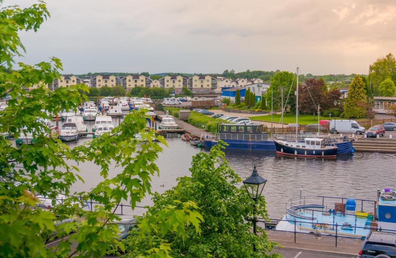 Waterfront Self Catering Houses Carrick on Shannon Buitenkant foto